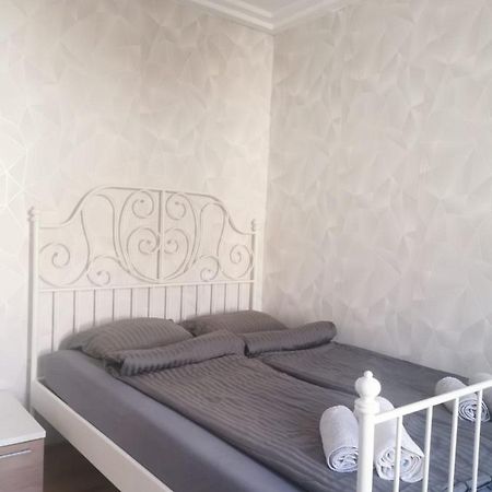 Апартаменты Beautiful, Spacious And Cheap Вена Экстерьер фото